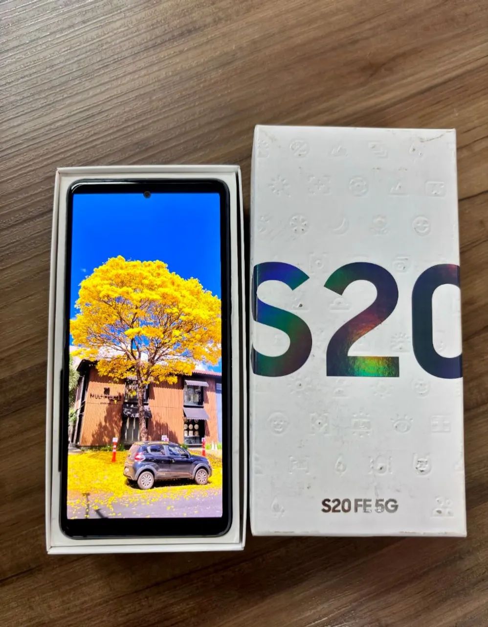 Vende - se Galaxy S20 fe 128 gigas