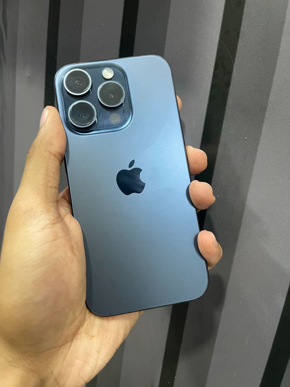 IPHONE 15 PRO AZUL ? 256GB