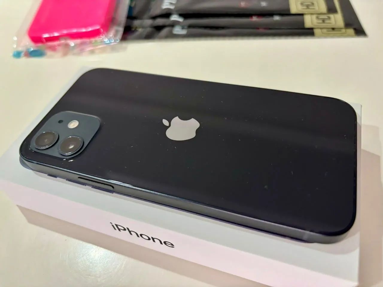 Iphone 12 em estado de novo, caixa e nota - Foto 5