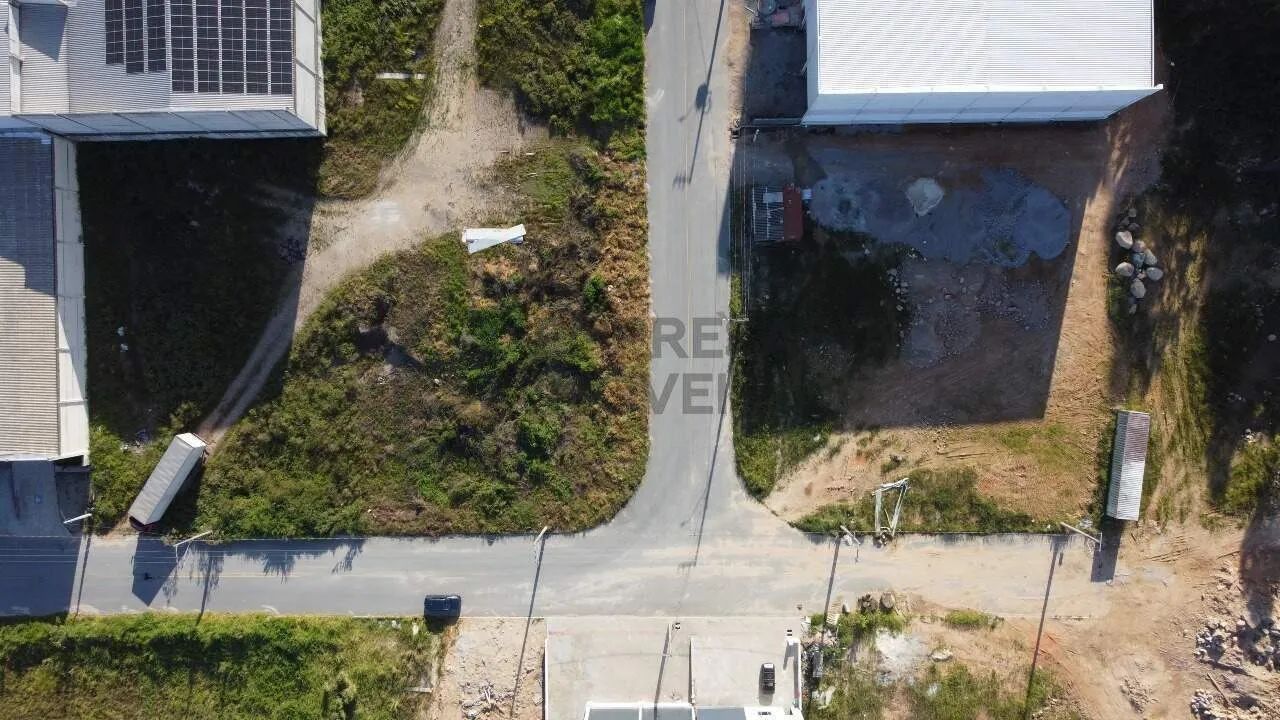 Imóvel para venda tem 882 metros quadrados no Loteamento Park Log Aririú - Palhoça - SC