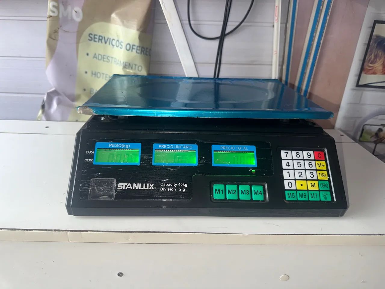 Vende-se expositor de ração e balança  - Foto 2