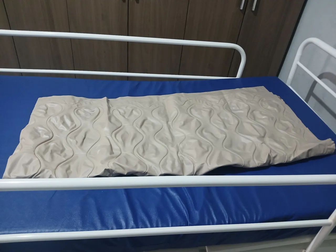 Vende colchão pneumático e Antiescaras 