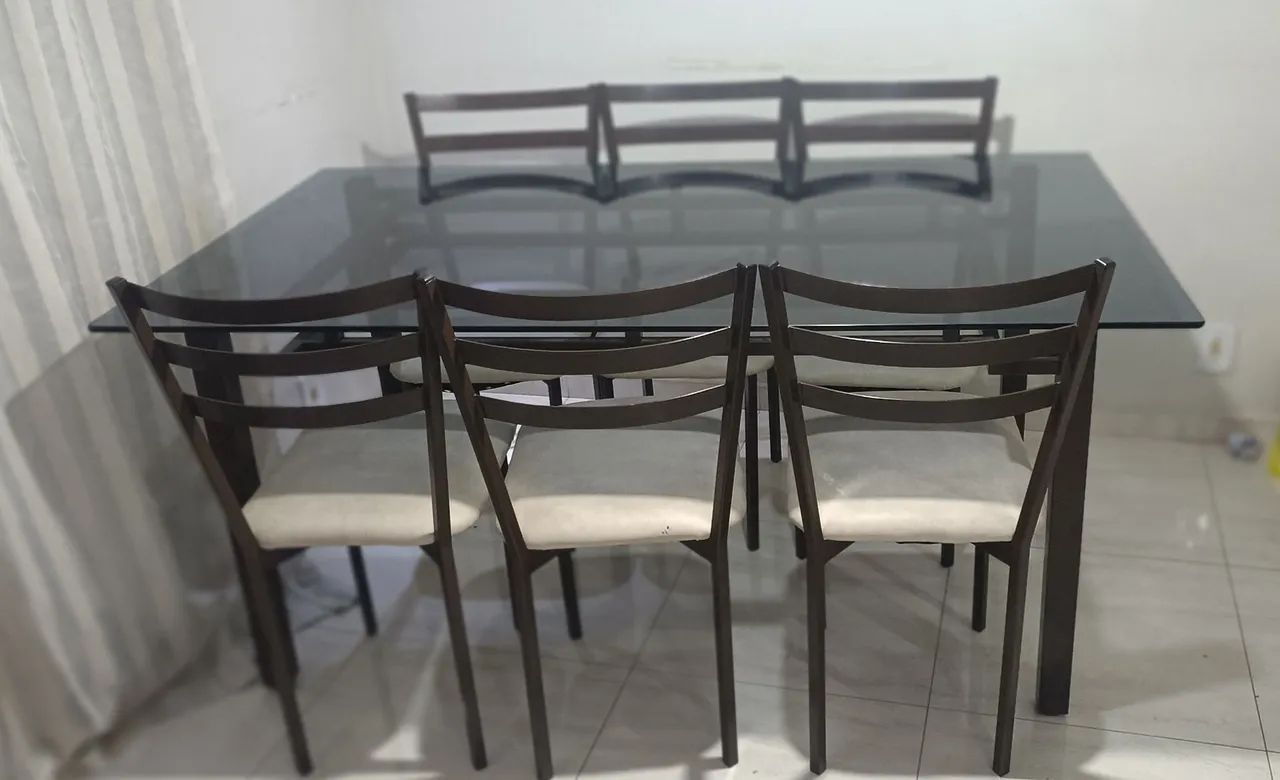 Mesa de ferro e vidro 6 lugares 