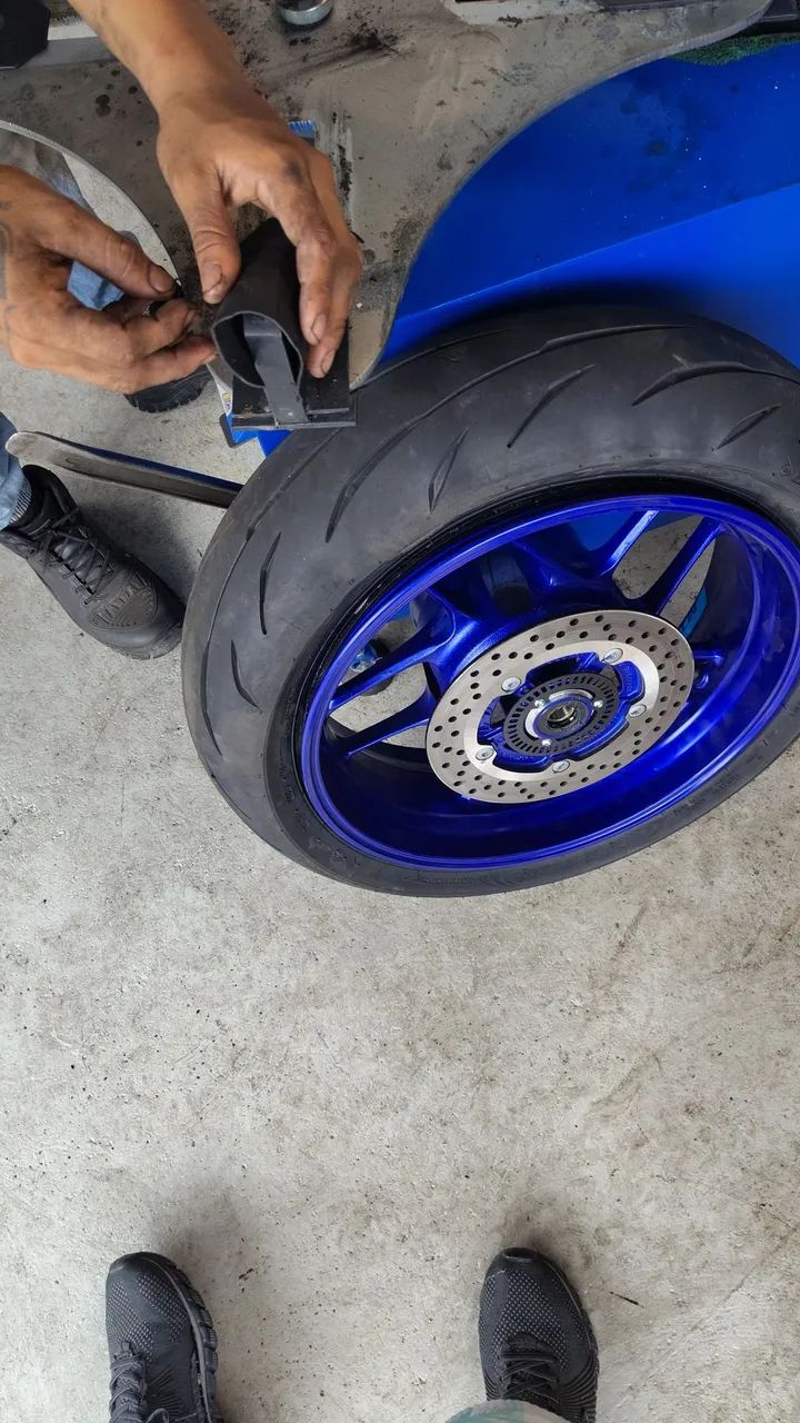 Pneu traseiro Dunlop  180 55 para MT 07  - Foto 2