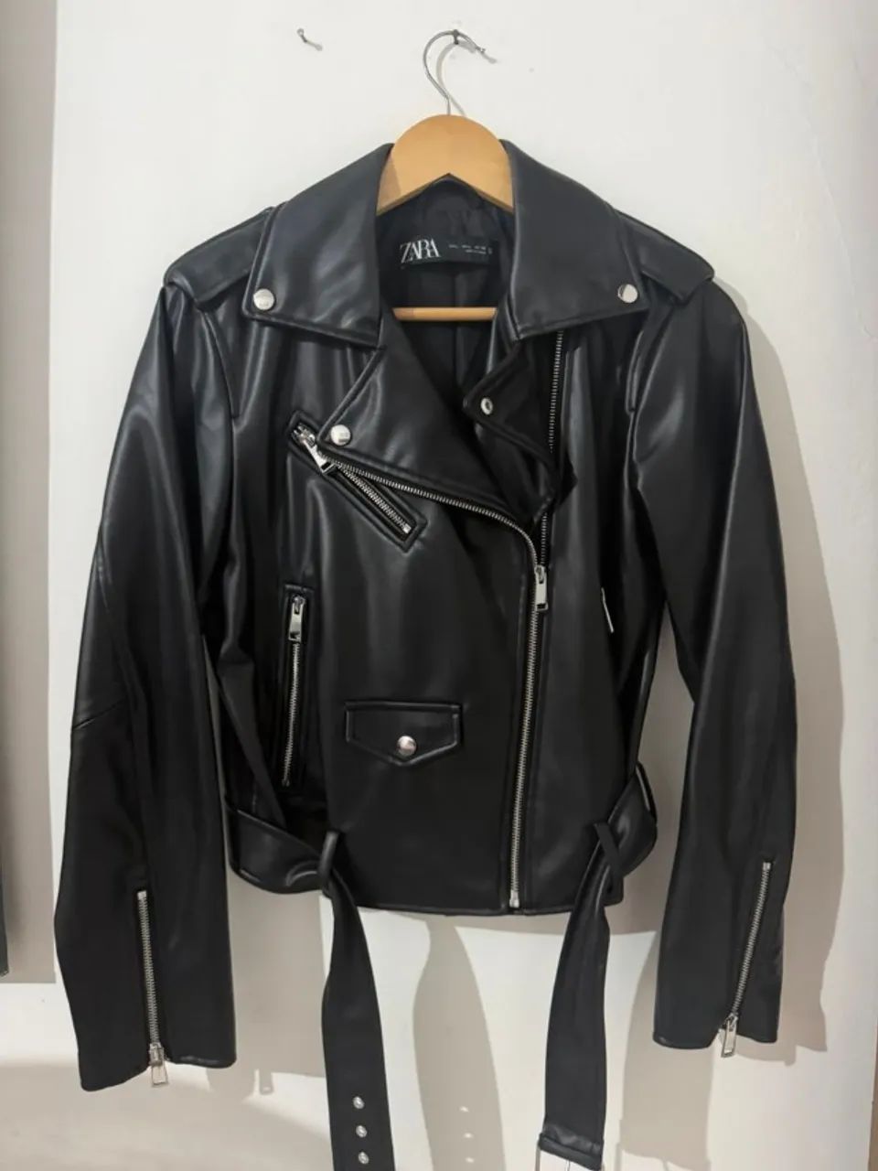 Jaqueta Zara biker preta - g - Foto 3