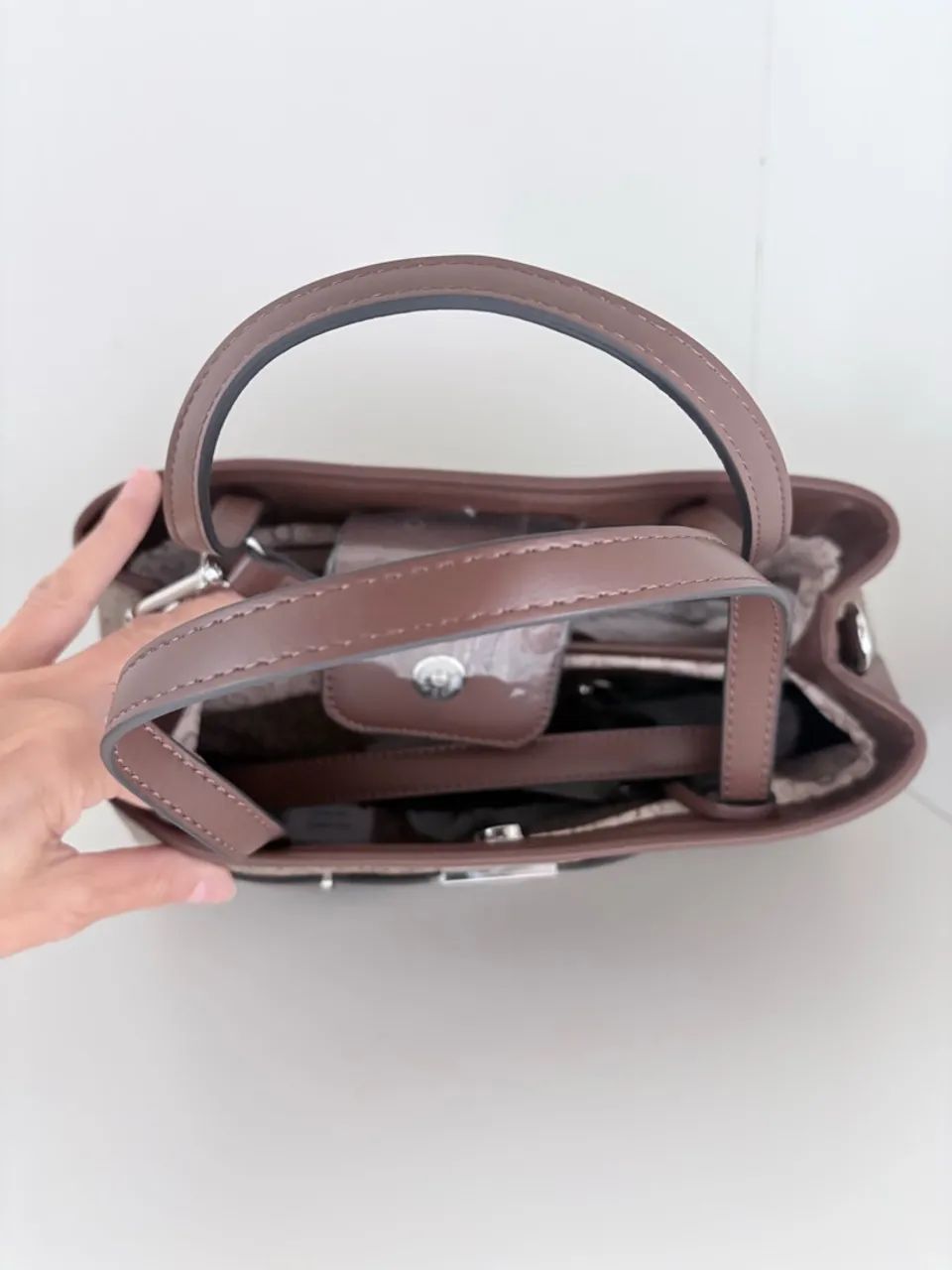 Bolsa GUESS NOVA/ORIGINAL IMPORTADA - Foto 2