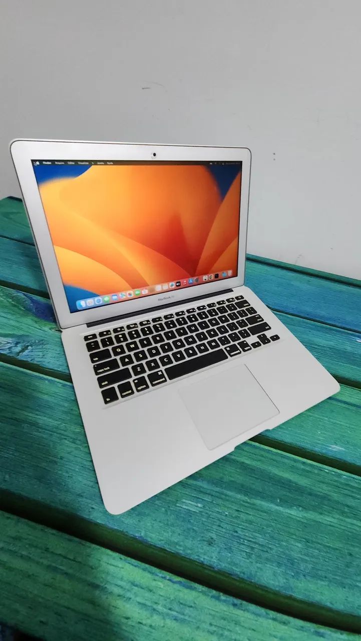 MacBook Air 13インチ 2017 Core i5 8GB 128GB Apple MacBook Air with Intel Core i5, 1.6GHz, (13-inch, 4GB,128GB