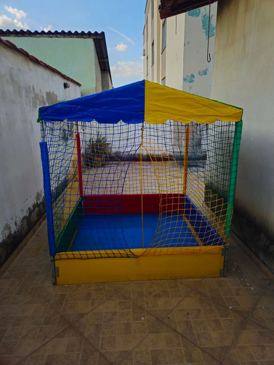 Cama elástica 3,05m e Piscina de bolinhas 2x2 metros - Foto 4