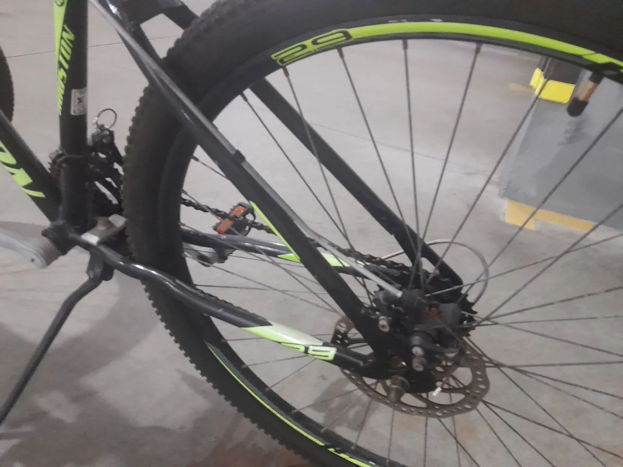 Bicicleta aro 29, super nova, pouco usada - Foto 4