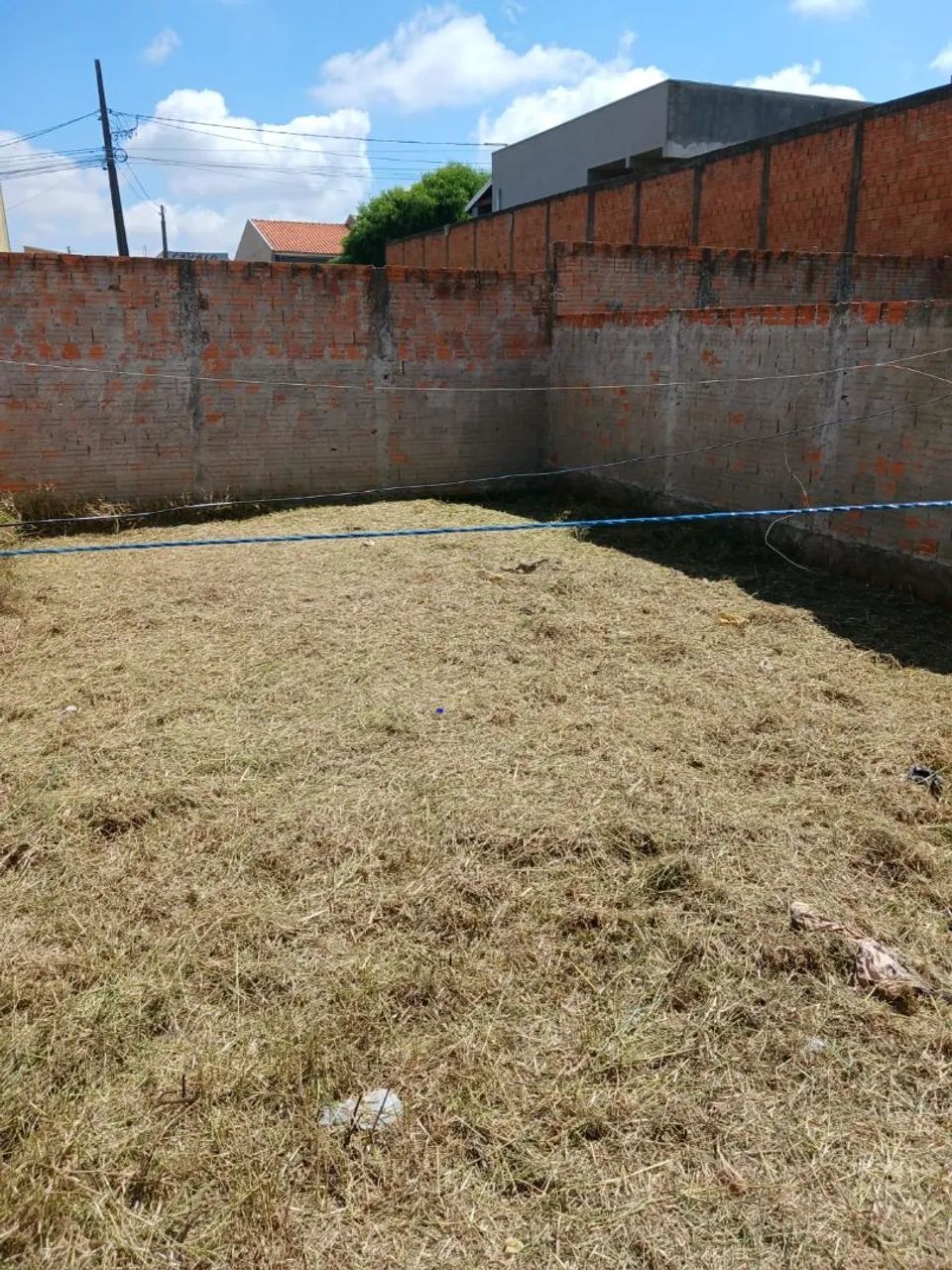 Jardinagem, roçada e podas.
