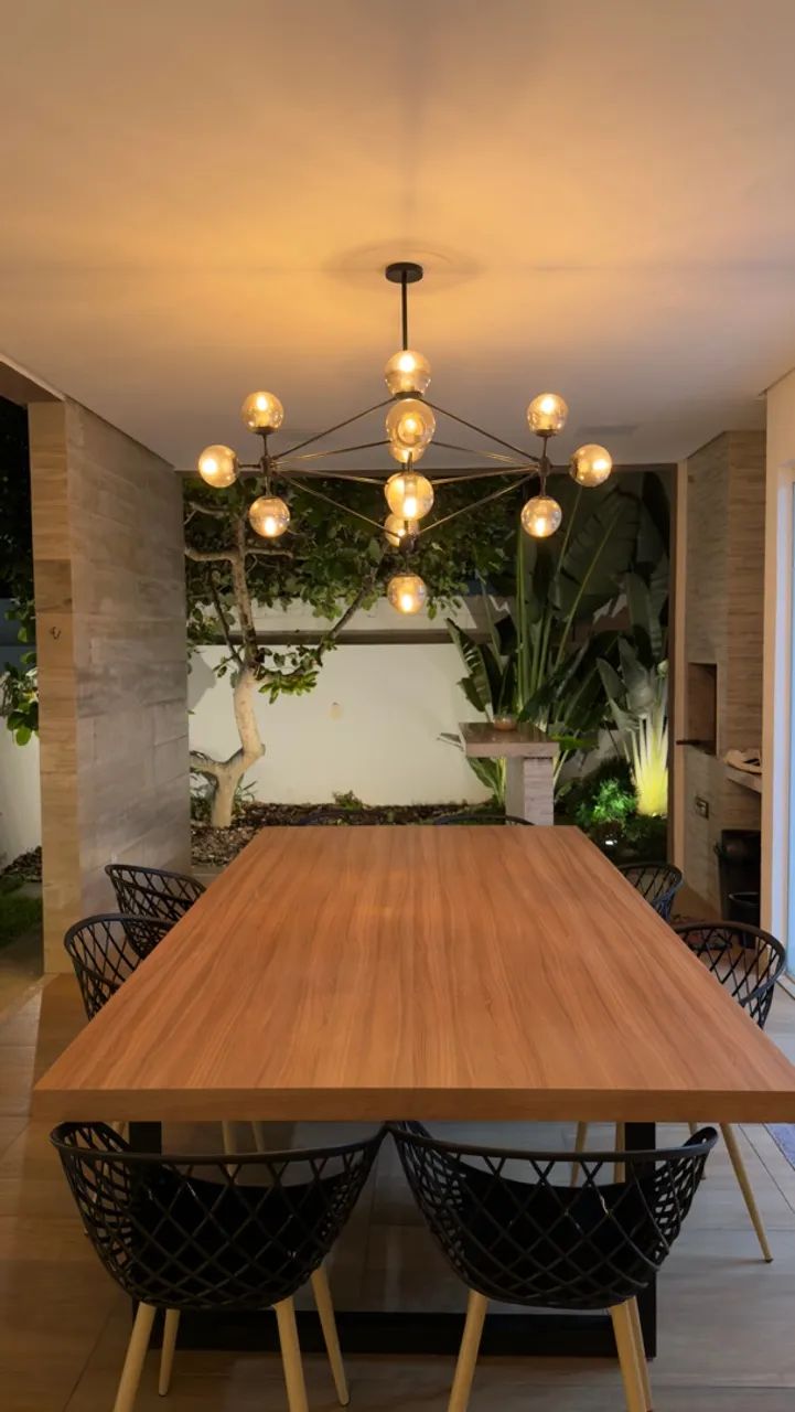 Mesa de jantar ampla com 8 cadeiras - Foto 2