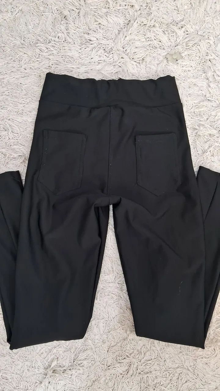 Calça skinny modeladora e cropped l Poá tam P - Foto 5