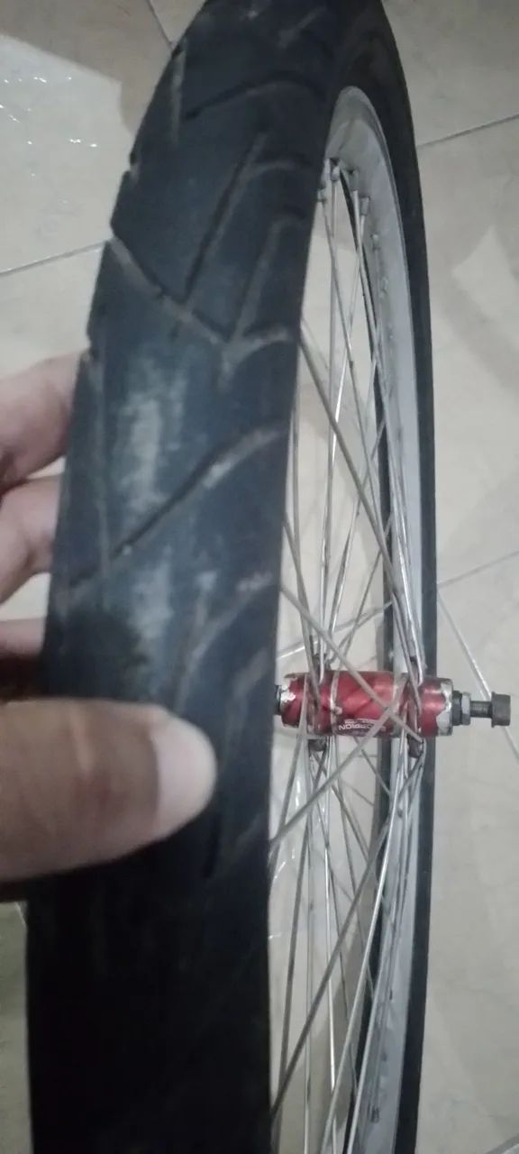 Aro dianteiro 26 por um e meio com pneu e câmara 
