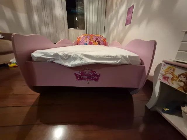 Cama de menina de princesa sem colchão e mesa de apoio de cama - Foto 2