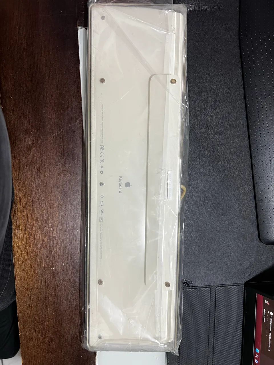 Este é um teclado Apple Wired Keyboard branco modelo A1048. - Foto 2
