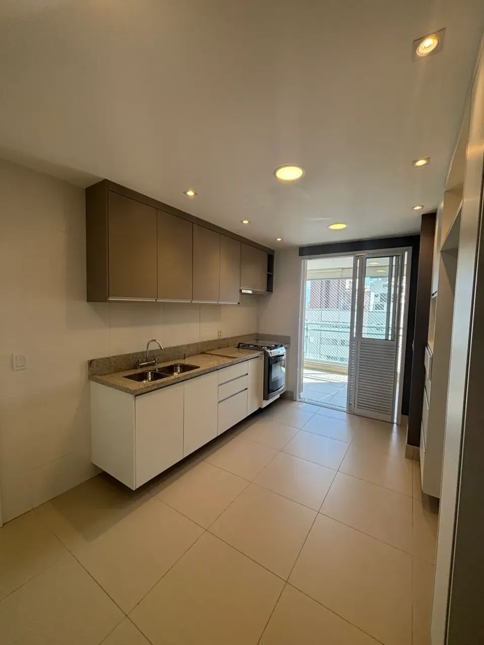 Cambuí Excelente Apartamento com 185m2 3 Suítes em Campinas - Foto 2