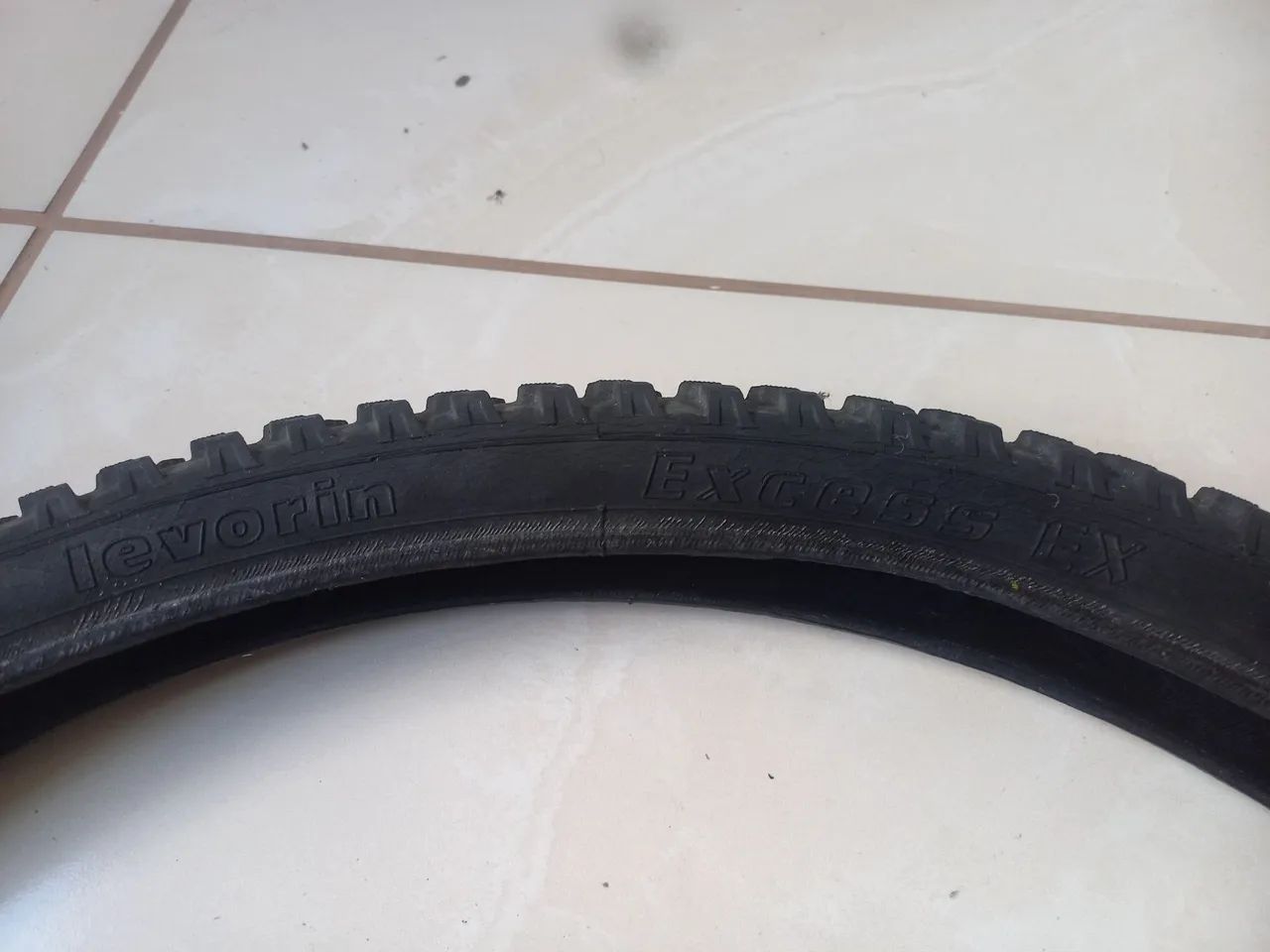 Pneu 24"mountain bike usado - Foto 2