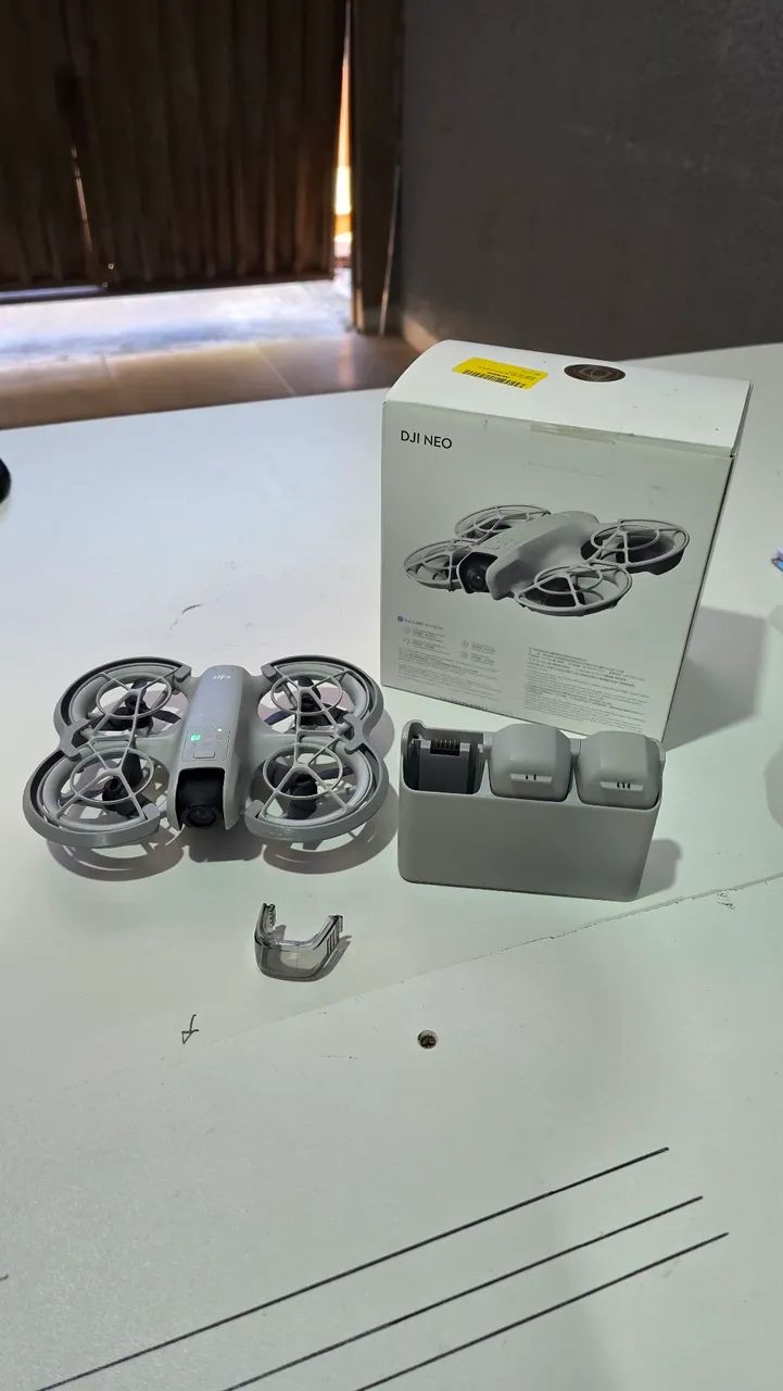 DRONE DJI NEO  FLY MORE COMBO (SEM CONTROLE), ACEITO TROCA POR CONTROLE DJI RC 2