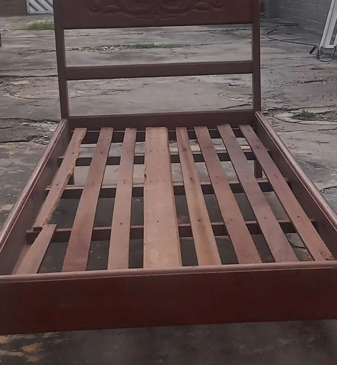  CAMA DE MADEIRA