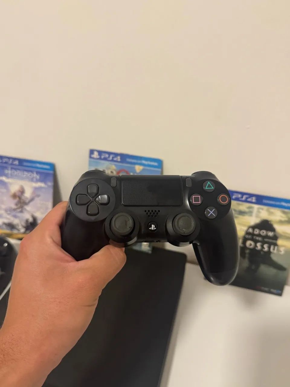 Vendo ps4 slim 1 TB em excelente estado e funcionando perfeitamente  - Foto 4