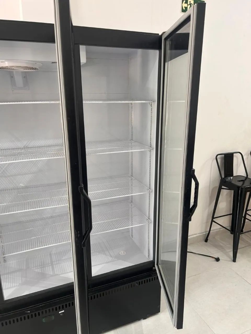 Expositor Auto Serviço 3 Portas Extra Frio Vanguard Refrimate 220V - Foto 6