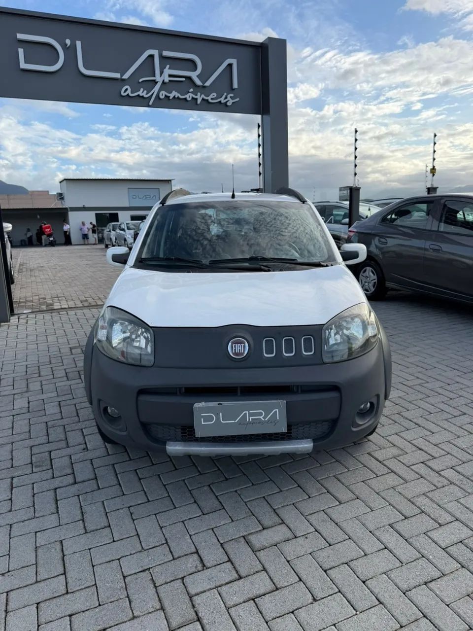 Fiat Uno WAY Celeb. 1.0 EVO Fire Flex 8V 5P 2013 - Foto 2