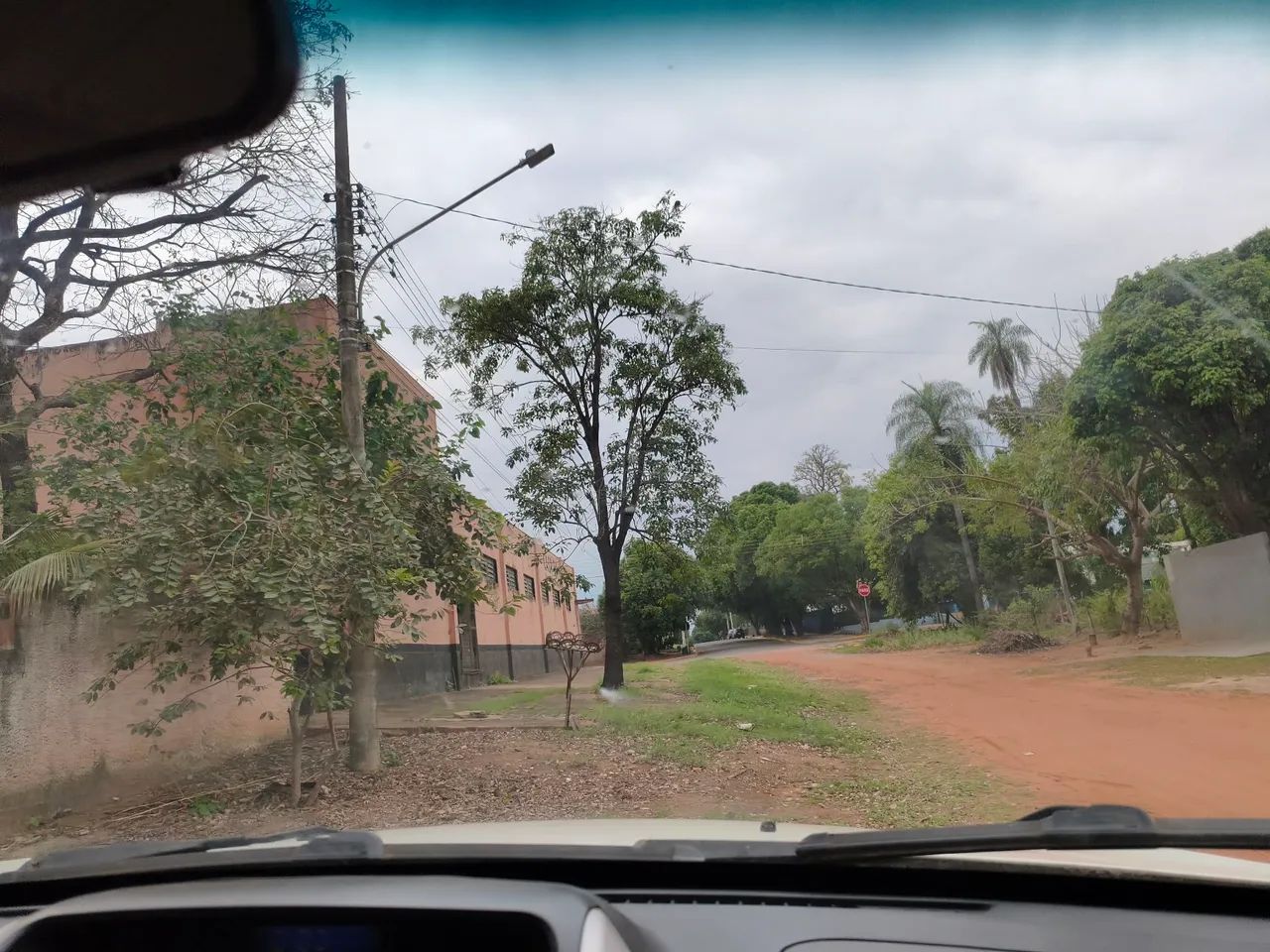 Terreno de 2.500m² com 103m² de área construída. - Foto 2