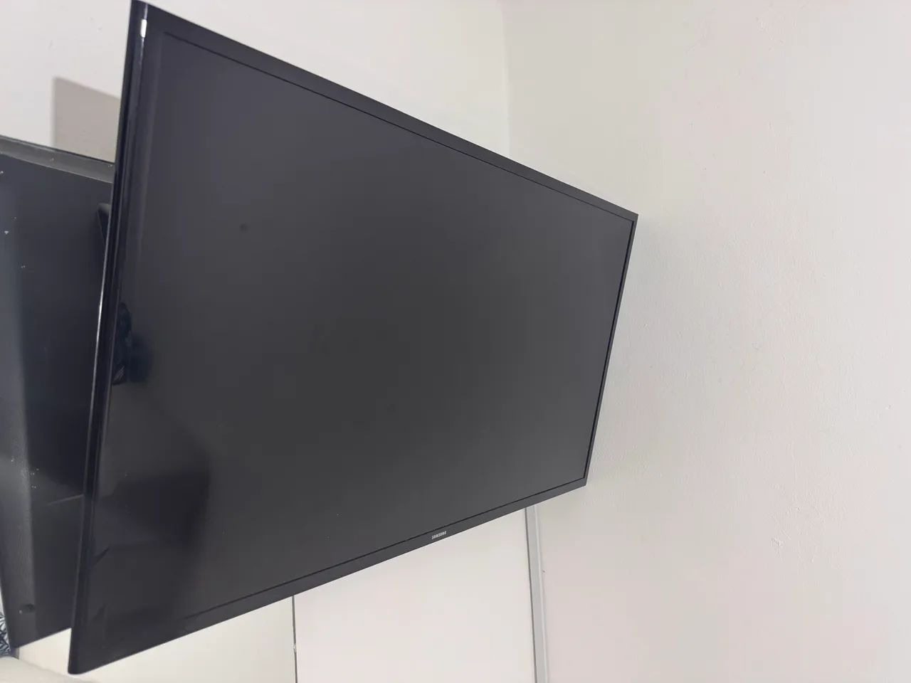 Vende-se TV Samsung 40 polegadas - Foto 3