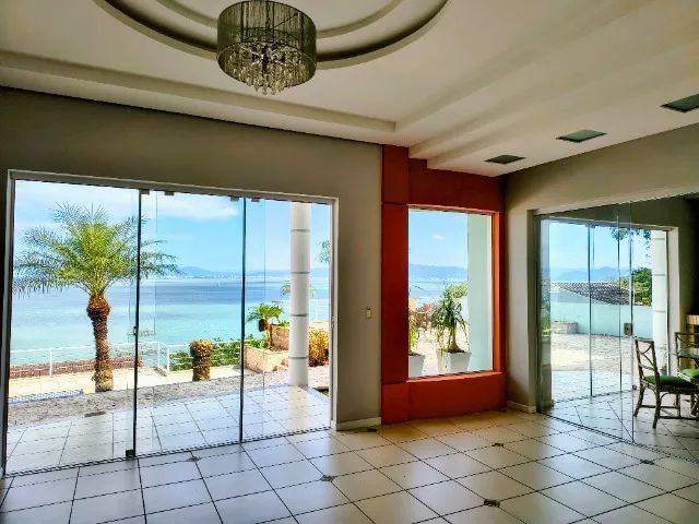 Linda casa com 4 suítes, piscina e vista espetacular em Sambaqui - Foto 5