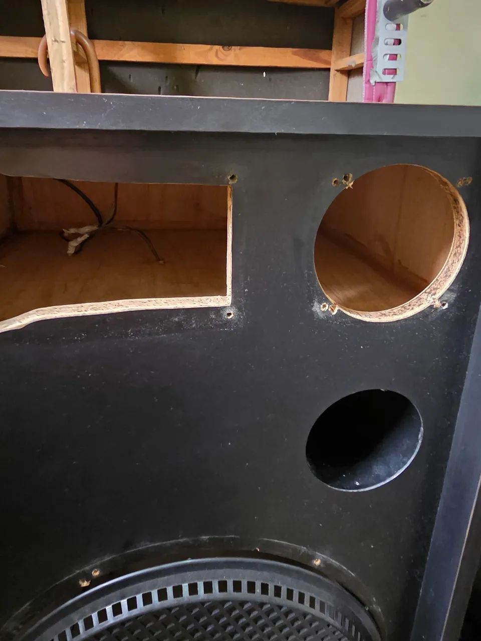 Par de gabinete para caixa de som. 