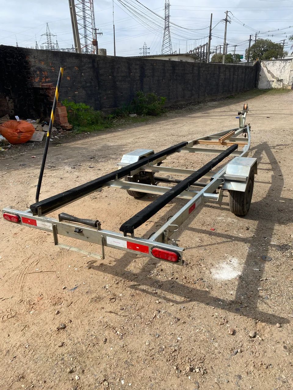 Carreta para barco 6 metros  