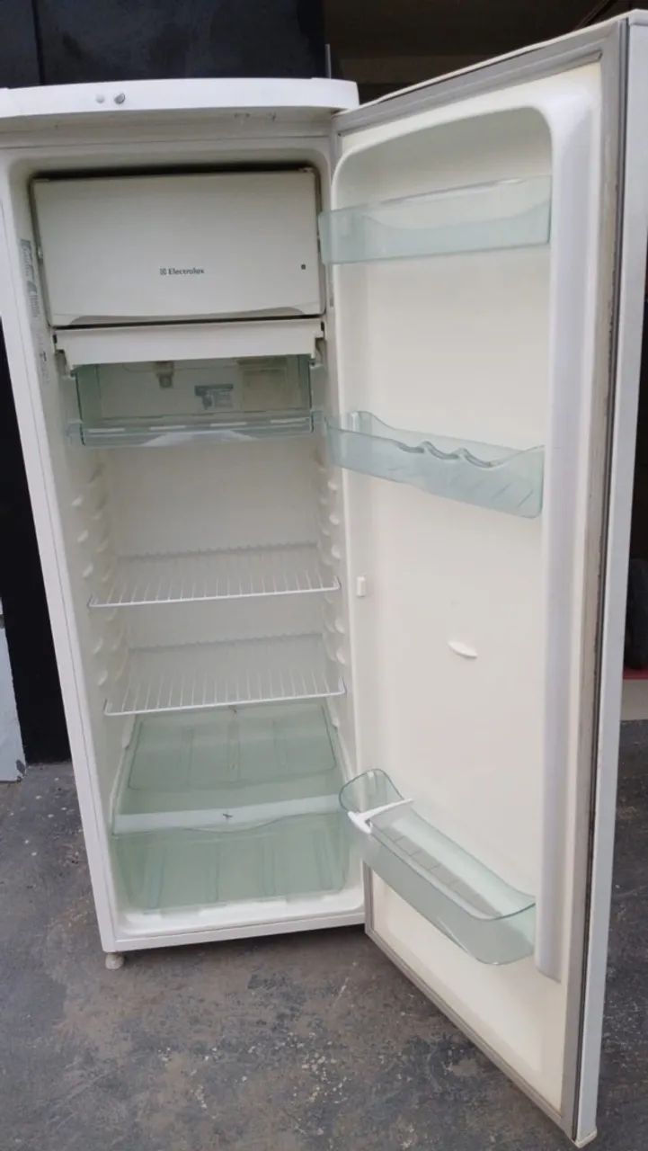 Geladeira Electrolux. Faço a entrega * - Foto 2