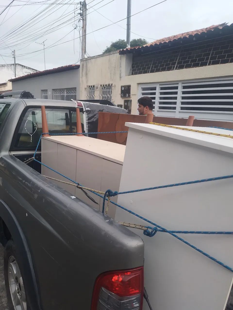 Fretes & Transportes de Pessoas 