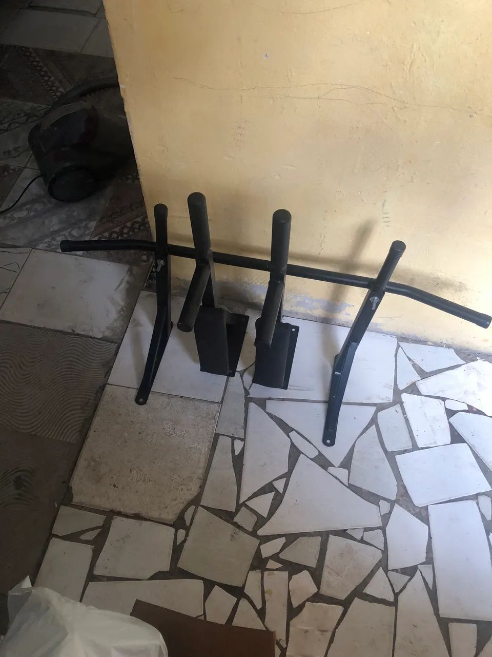 Barra fixa de parede pull up +paralela de abdominal  - Foto 4