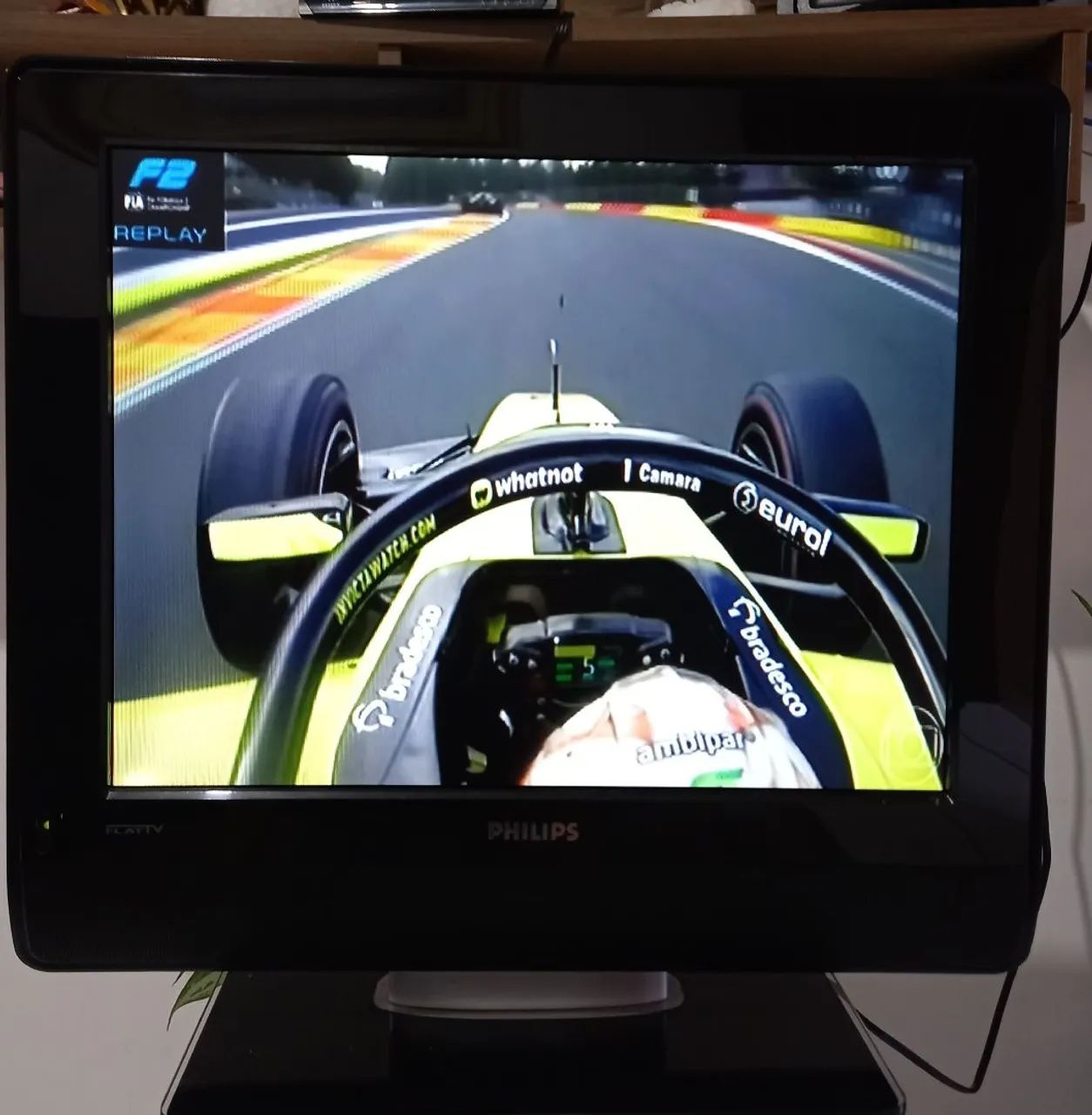 TV  SLD PHILIPS em bom estado de uso  - Foto 3
