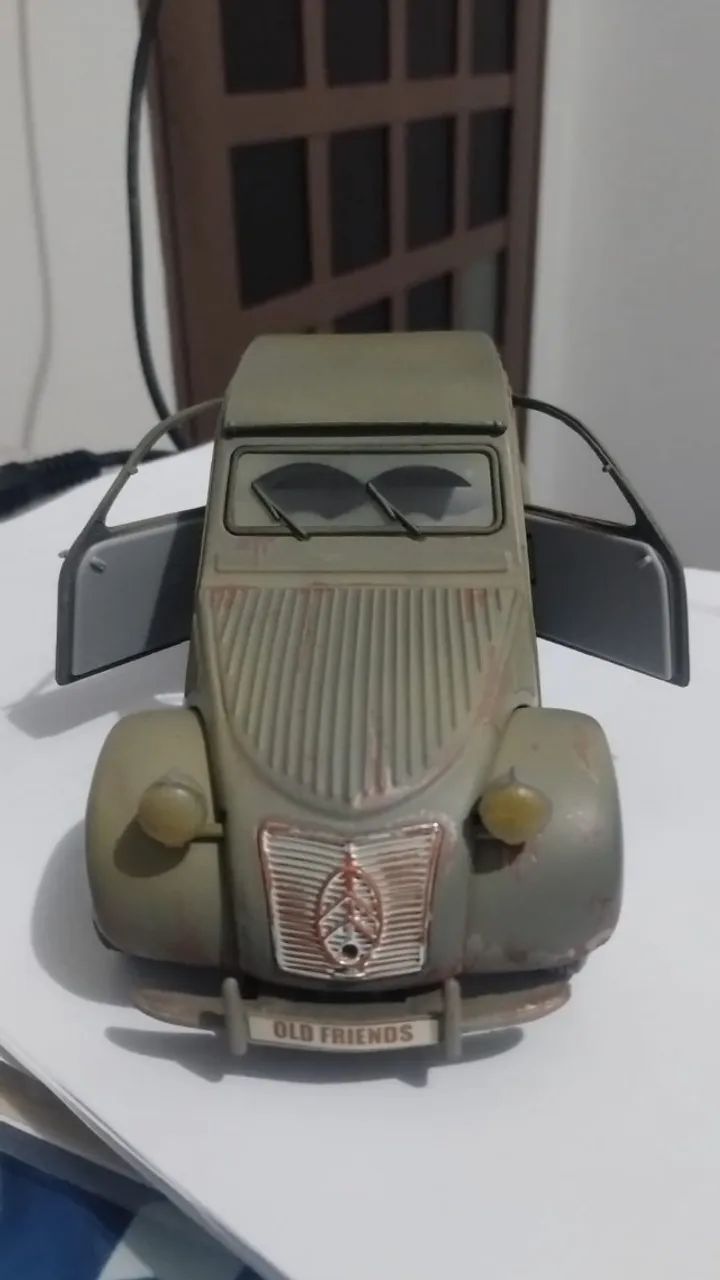 Miniatura Citroën 2 cv - Escala 1/18