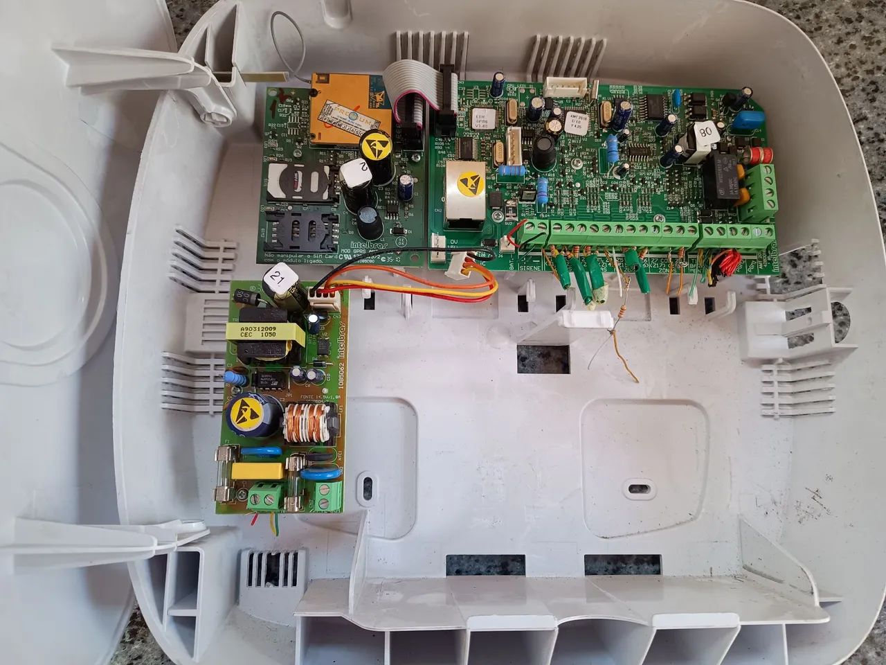 Vendo Central de Alarme Intelbras AMT 2018 EG Ethernet e GPRS funcionando. - Foto 5