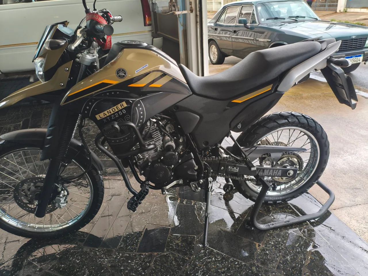 Lander 250 ano 2024 - Foto 3