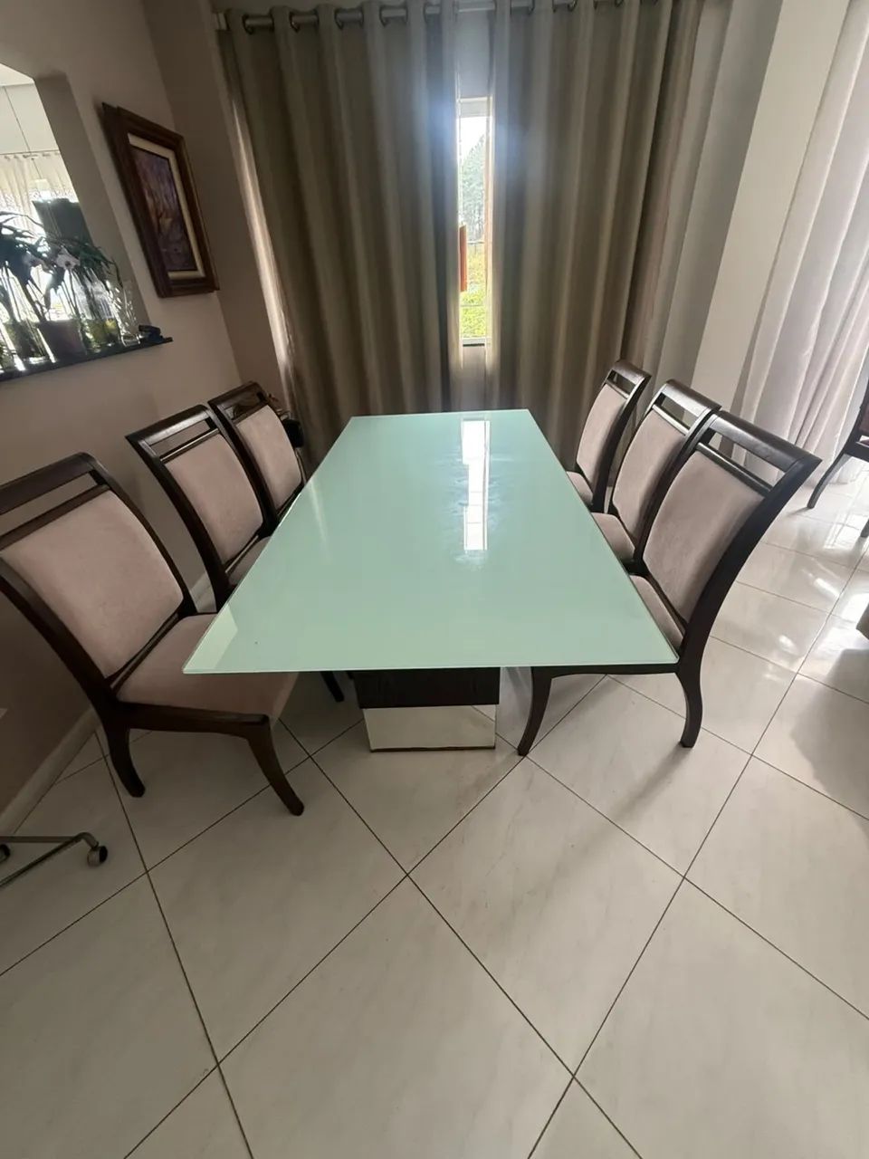 Mesa de vidro grosso ( blindex ) com 6 cadeiras 