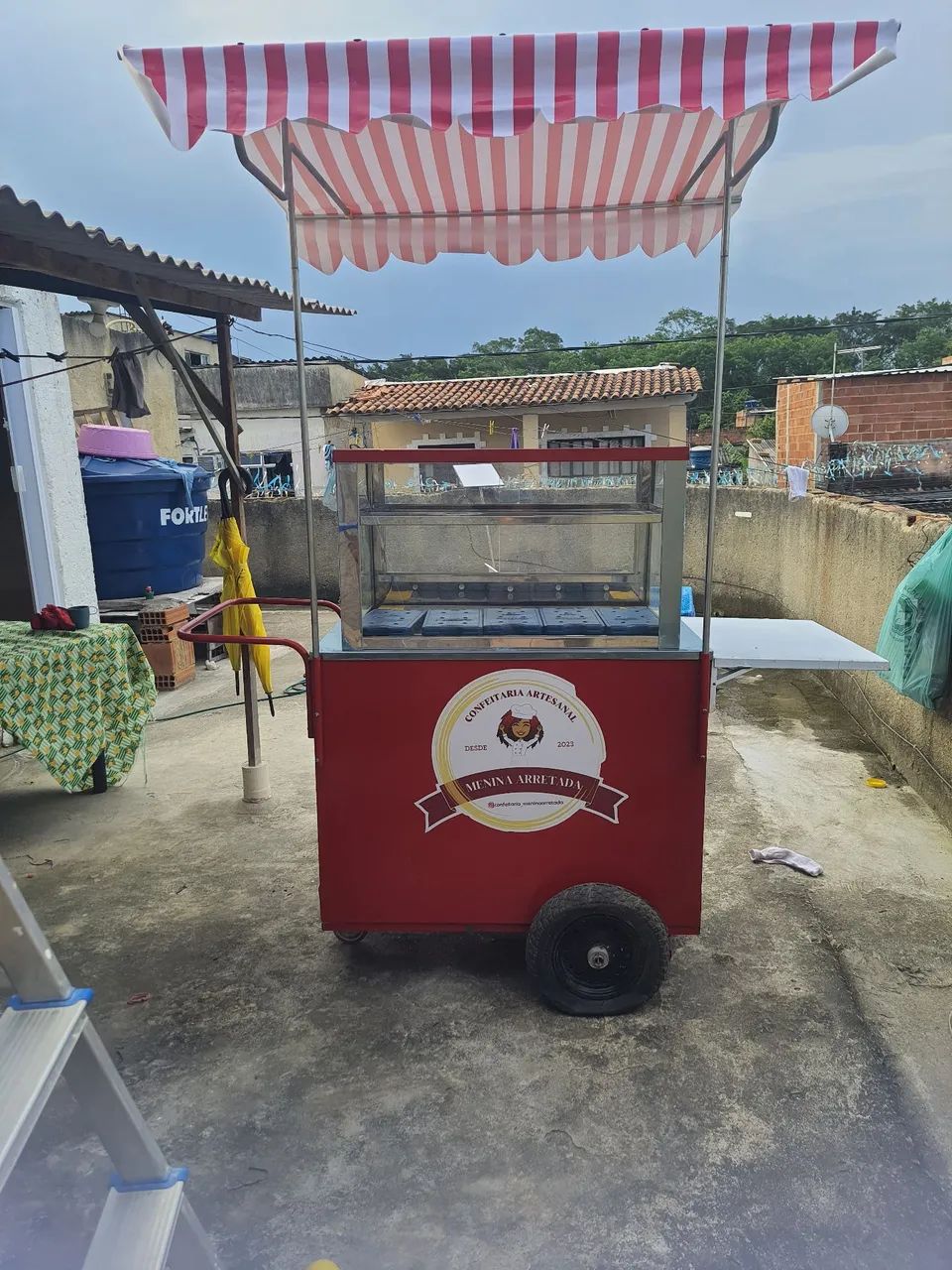 Carrinho de bolo e doces com placa de gelox mod  - Foto 3