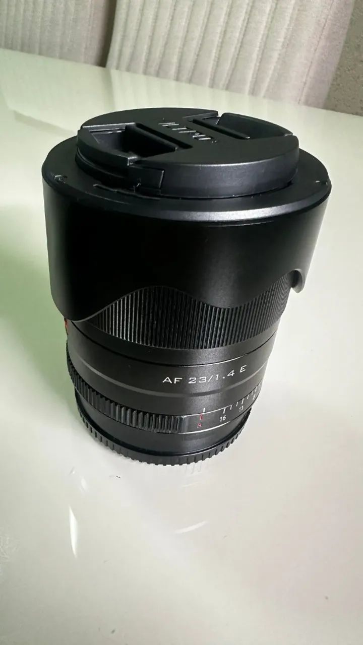 Camêra Sony A6400 com lente do kit + lente 23mm e muito mais - Foto 3