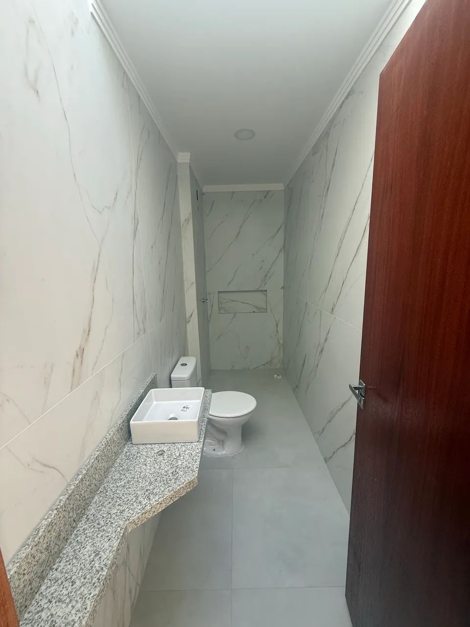 Vende casa de auto padrão por preço a baixo de mercado  - Foto 2