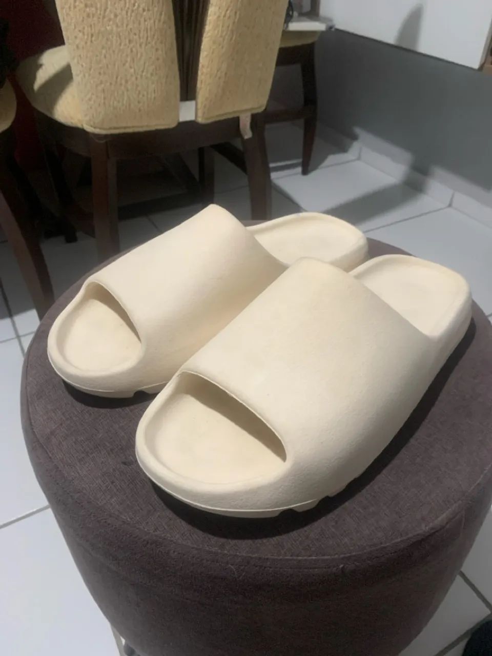 Chinelo yeezy