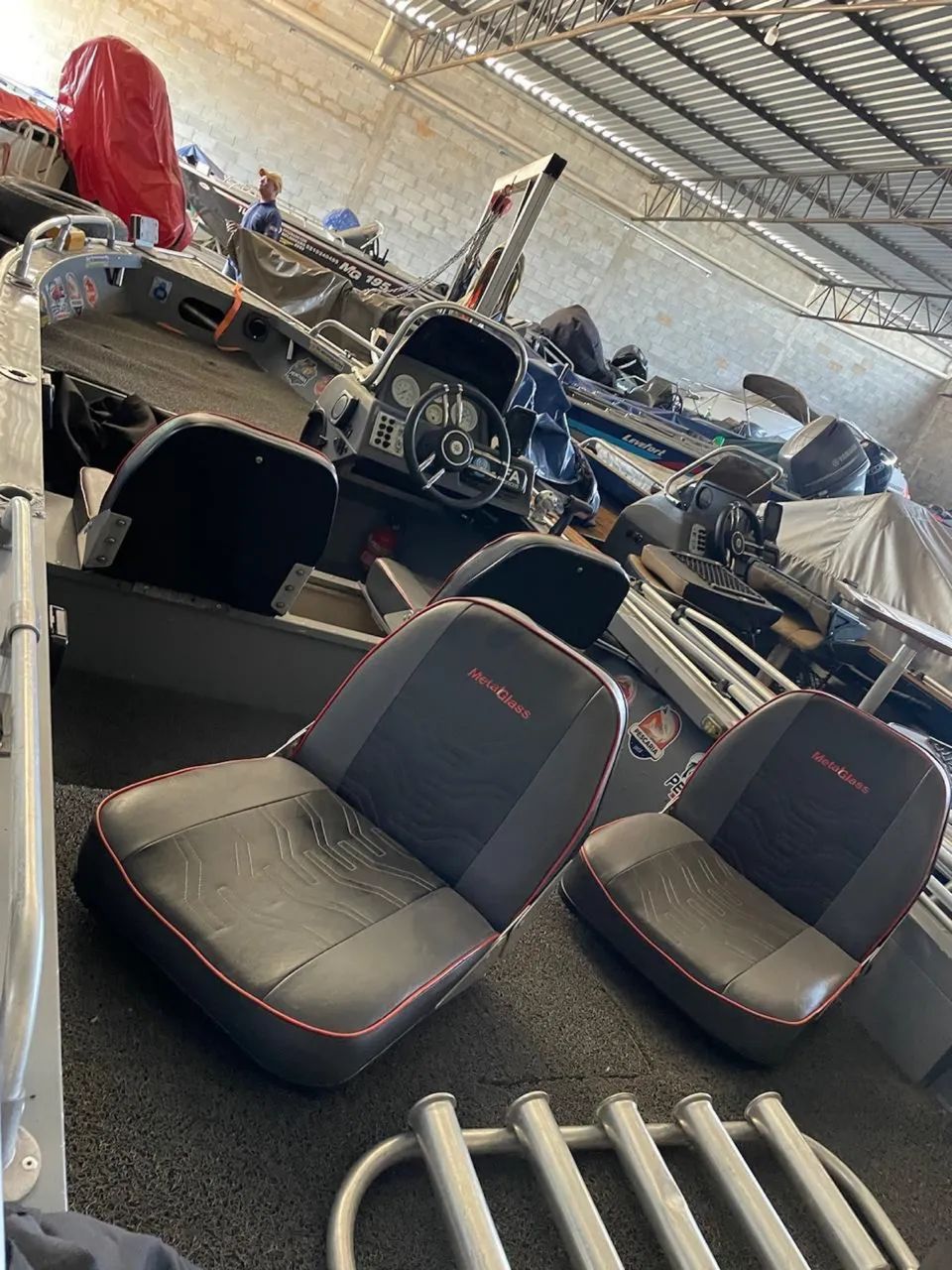 Lancha metalglass savage 5513 motor 60hp mercury - Foto 4