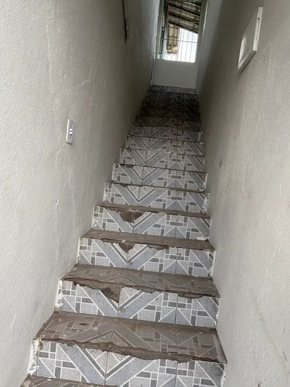 ALUGA-SE 1 CASA NO PAVIMENTO SUPERIOR! - Foto 5