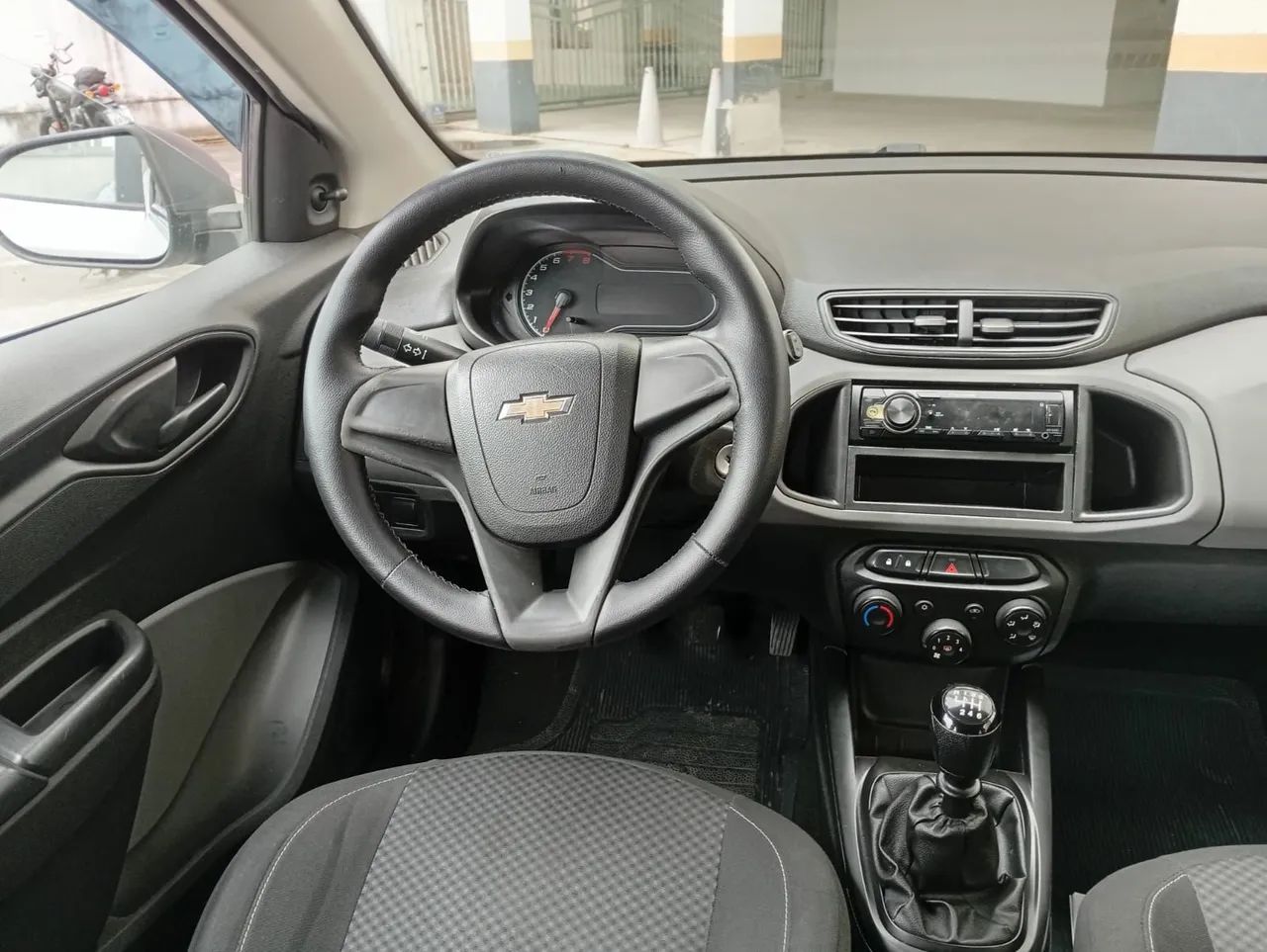 Chevrolet Onix JOY Hatch 1.0 8V Flex Mec. 4P, foto 10 de 12
