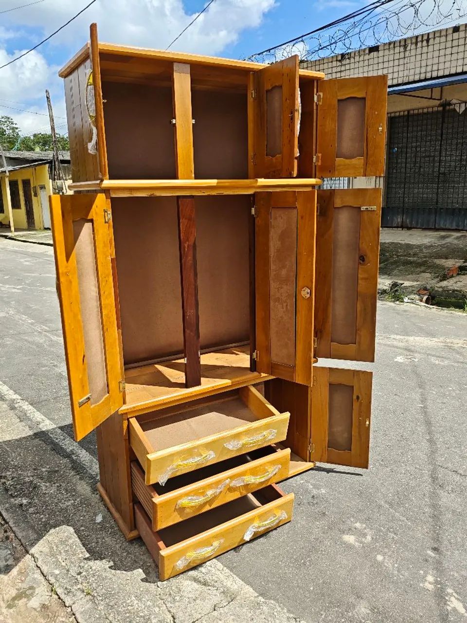 Guarda roupa de solteiro com espelho novo 3 portas  - Foto 3