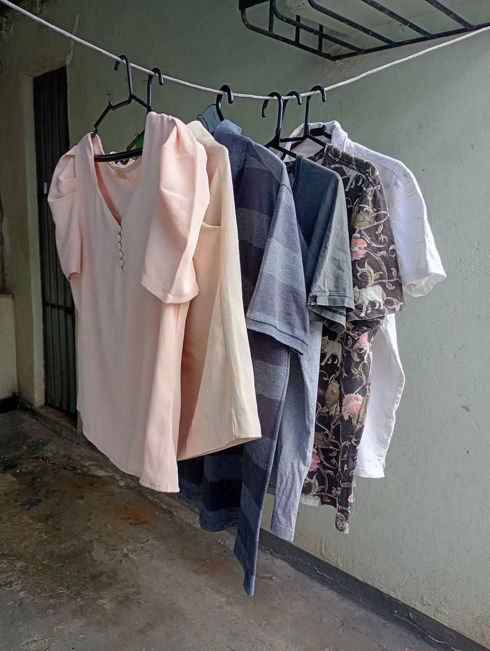 Vendo Roupas femininas e masculinas  - Foto 2