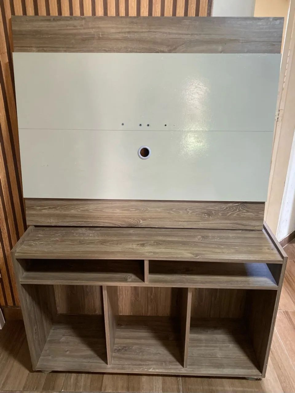 Painel de TV com Rack Amadeirado para TVs de até 43 Polegadas - Foto 2
