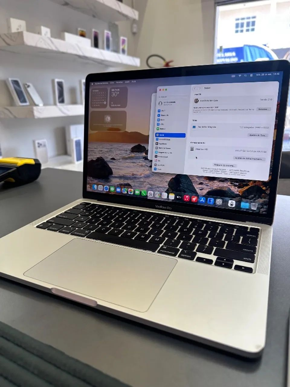MacBook Pro M2 256/8 - TouchBar - Seminovo 